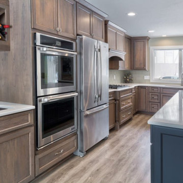 Traditional Open Concept Kitchen