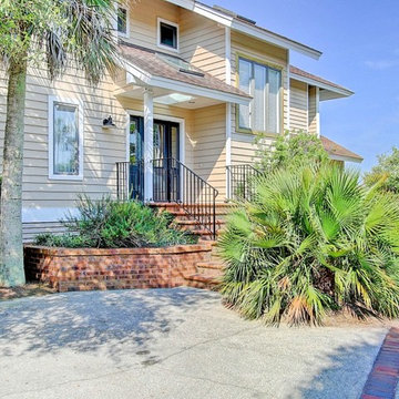 3751 Beach Court