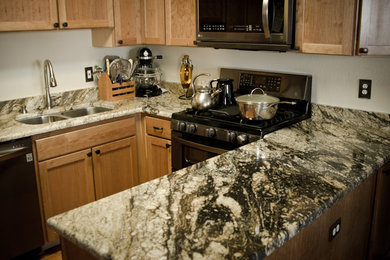 Example of a classic kitchen design in Denver