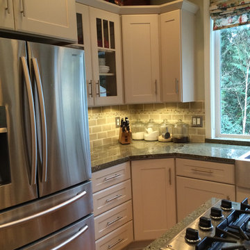 Bainbridge Island Battlepoint Kitchen- Showplace Cabinetry- RENEW (Refacing)
