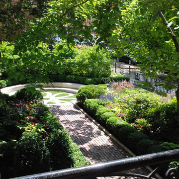 Victorian Stroll Garden