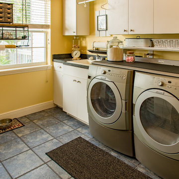 Country-Style Palmetto, FL Home for Sale