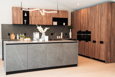 Minimalist kitchen photo in San Francisco