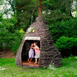 Medium Outdoor Thicket (6ft W floor x 7ftD x 8-9ftH) - Outdoor Playhouses