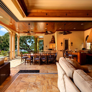 Tuscan patio photo in Tampa