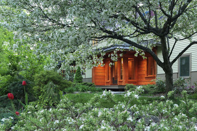 Minimalist exterior home photo in Burlington