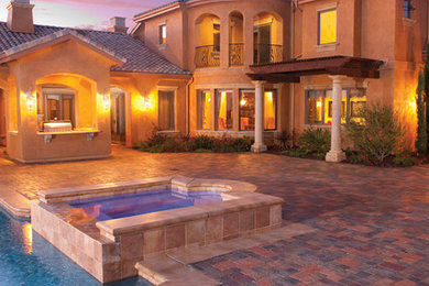 Example of a classic pool design in Sacramento