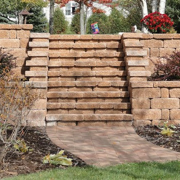 Pewaukee, WI - Retaining Walls with Steps