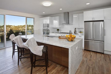 Example of a trendy kitchen design in Los Angeles