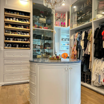 FRENCH BOUTIQUE CLOSET