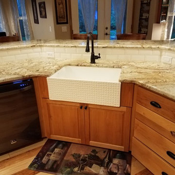 Apron front farm house sink