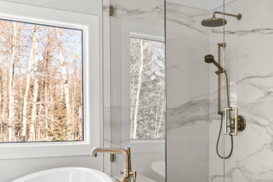 Example of a cottage bathroom design in Calgary
