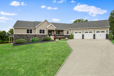 Exterior home idea in Indianapolis