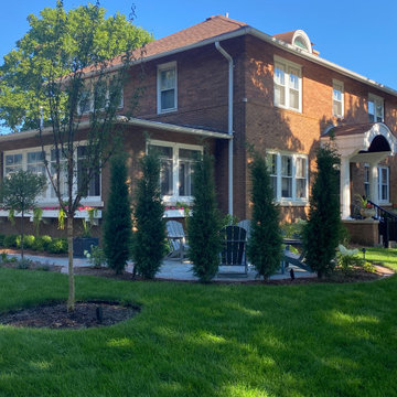 Comfortable Traditional Garden