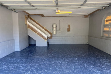 Small garage photo in Orlando