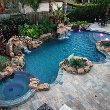 Swimming Pools & Out dooor Living