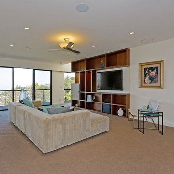 123 Pershing Dr. Oakland