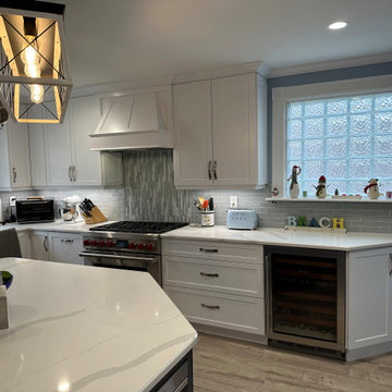 Showplace EVO Pendleton Kitchen in Simpli White- Perimeter, Hale Navy- Island