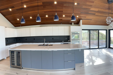 Kitchen - kitchen idea in San Francisco