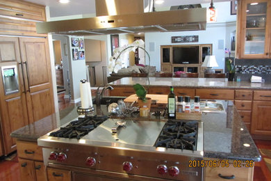 Example of a kitchen design in Seattle