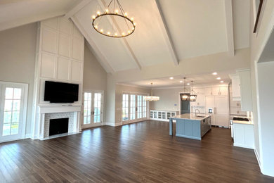 Example of a classic living room design in Columbus