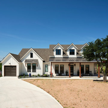 Modern Lakeside Farmhouse Kingsland