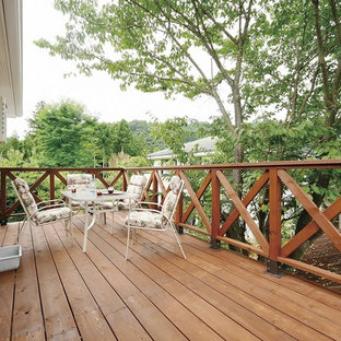 東京都下のヴィクトリアン調のおしゃれなデッキの写真