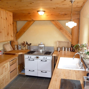 Rustic Post and Beam Straw Bale House