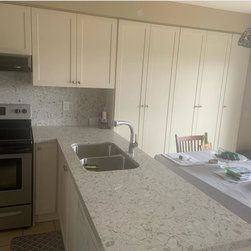 Profile I | Off-White Shaker-Style Cabinetry - Kitchen Cabinetry