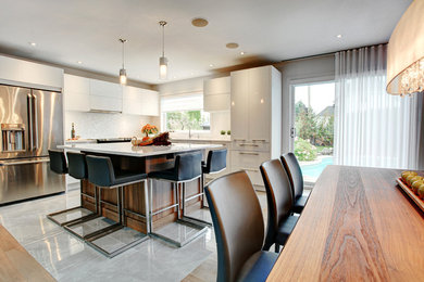 Inspiration for a modern kitchen remodel in Montreal