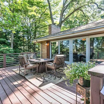 Deck with conduit rail