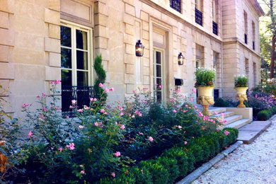 This is an example of a mediterranean landscaping in San Francisco.
