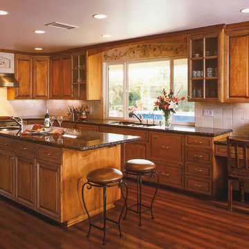 Custom Kitchen Cabinets