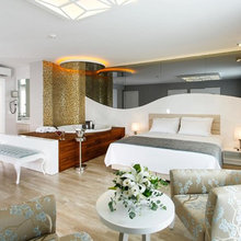bedroom with jacuzzi