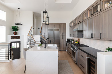 Palm Beach Court Kitchen