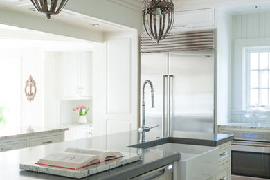 Example of a classic kitchen design in Baltimore