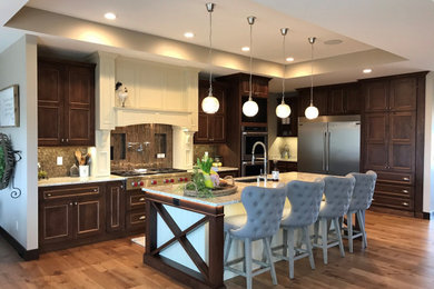 Example of a country kitchen design in Cedar Rapids