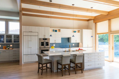 Trendy kitchen photo in Seattle