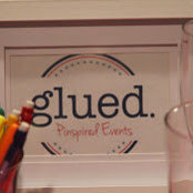 Glued Llcs billede