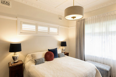 Inspiration for a traditional bedroom in Wollongong.