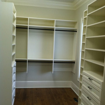 Reach In or Small Closets