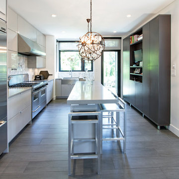Chelsea White High Gloss and Manhattan Clay