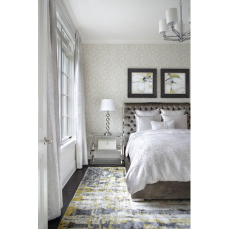 Safavieh Couture Louisa Acrylic End Table, Chrome