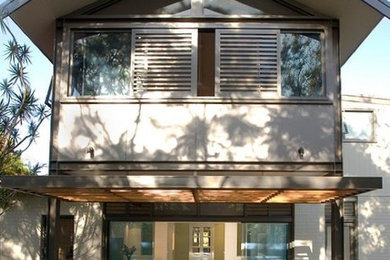 Design ideas for a modern one-storey exterior in Sydney.