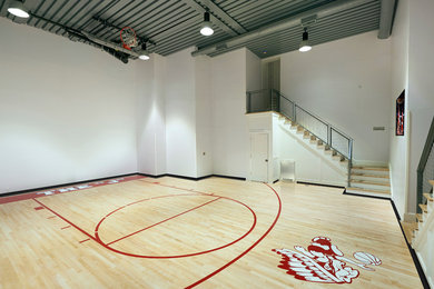 Urban home gym photo in New York