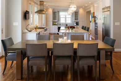Transitional eat-in kitchen photo in DC Metro
