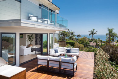 Inspiration for a contemporary deck remodel in San Diego