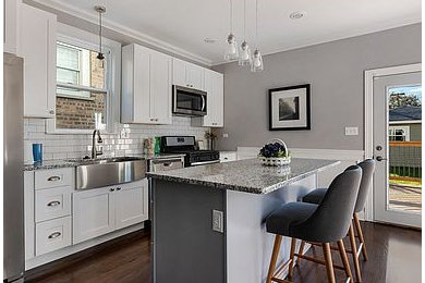 Kitchen - kitchen idea in Chicago
