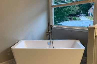 Example of a classic bathroom design in Atlanta