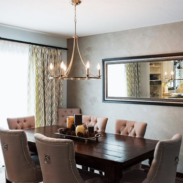 Feature Wall in the Dining Room